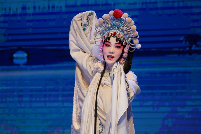 樊璞饰演白娘子