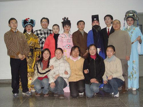 第十八届社团巡礼闭幕晚会光裕戏曲社部分社员合影